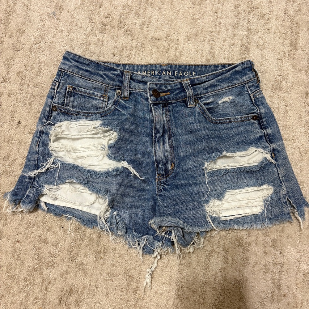 American Eagle Mom Shorts SZ 6  Blue Jean Denim Distressed Cotton